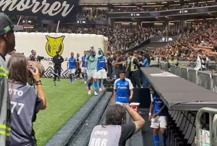 gabigol-responde-a-provocacao-da-torcida-rival-no-classico-atletico-mg-x-cruzeiro-levantando-taca3A-assista-agora gabigol-responde-a-provocacao-da-torcida-rival-no-classico-atletico-mg-x-cruzeiro-levantando-taca3A-assista-agora