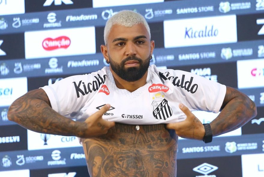 gabigol-volta-ao-santos-e-revela3A-22meu-momento-ainda-nao-condiz-com-selecao22 SP - SANTOS - 05/01/2026 - SANTOS, APRESENTACAO GABIGOL - Gabriel Barbosa (Gabigol) posa para fotos durante sua apresentacao oficial como jogador do Santos FC em coletiva de imprensa realizada no Vila Belmiro. Foto: Mauricio De Souza/AGIF