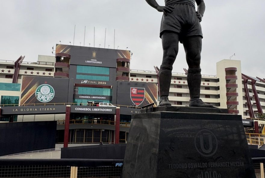 gabigol3A-saiba-por-que-seu-nome-esta-na-estatua-do-maior-idolo-do-universitario-de-lima