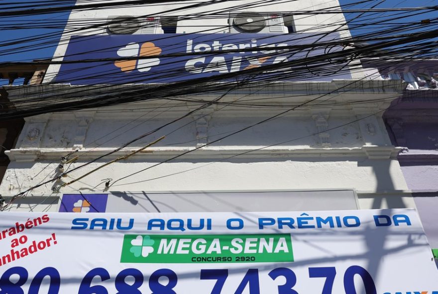 ganhador-de-aposta-de-r24-80-milhoes-na-mega-sena-em-porto-alegre-retira-premio
