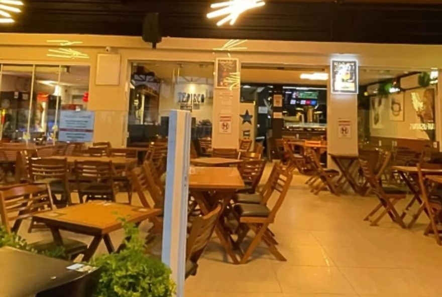 garcom-e-esfaqueado-por-cliente-em-bar-do-litoral-de-sp3A-suspeito-preso-em-flagrante.-agressao-ocorreu-apos-discussao-em-guaruja-sp