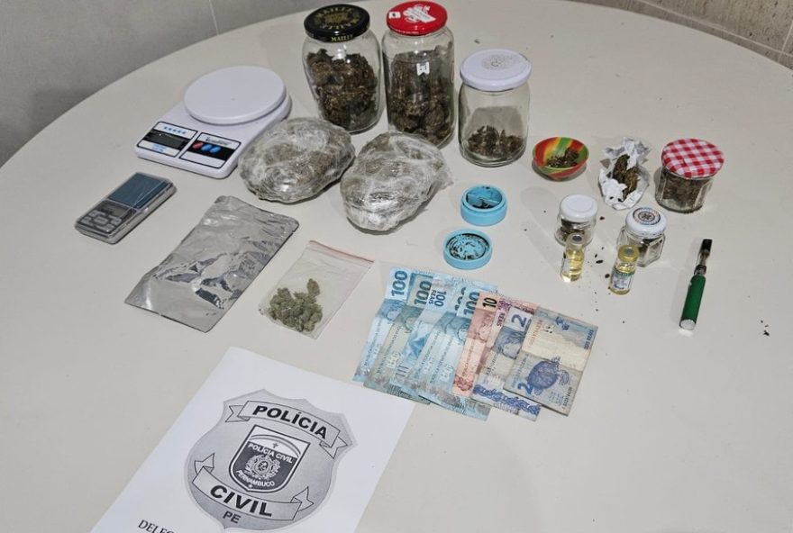 garcom-e-preso-por-trafico-de-drogas-em-fernando-de-noronha3A-policia-age-rapido-e-garante-seguranca-na-ilha garcom-e-preso-por-trafico-de-drogas-em-fernando-de-noronha3A-policia-age-rapido-e-garante-seguranca-na-ilha