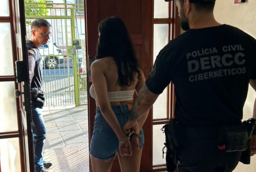 garota-de-programa-chantageava-vitimas-com-imagens-intimas-no-rs3A-suspeita-e-presa-operacao-consensuale.-policia-alerta-para-denuncia-rapida garota-de-programa-chantageava-vitimas-com-imagens-intimas-no-rs3A-suspeita-e-presa-operacao-consensuale.-policia-alerta-para-denuncia-rapida