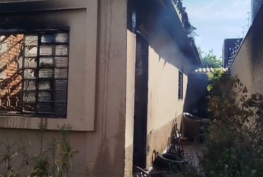 gato-e-passarinho-morrem-em-incendio-em-franca3B-video-mostra-tragedia