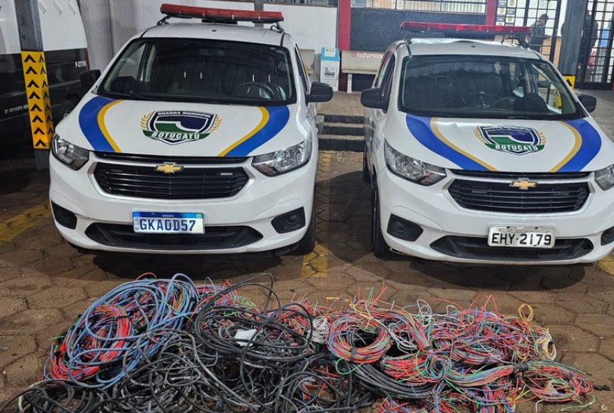 gcm-prende-dois-homens-com-r24-8-mil-em-cobre-furtado-em-botucatu3A-prisao-em-flagrante-de-suspeitos-de-tentativa-de-furto-de-fios-de-cobre-em-obra