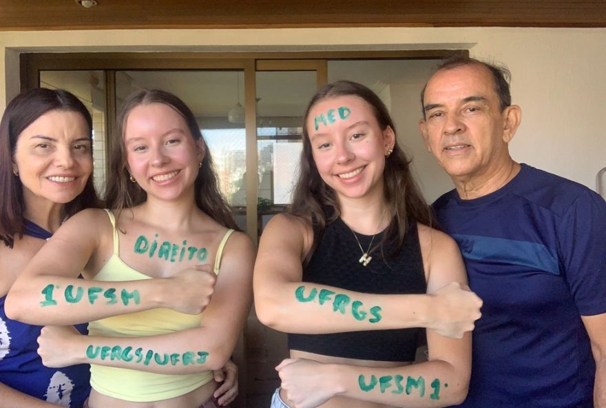 gemeas-conquistam-1o-lugar-em-medicina-e-direito-pelo-pss-no-rs3A-conheca-a-historia-de-ana-e-helena2C-aprovadas-na-ufsm-e-ufrgs gemeas-conquistam-1o-lugar-em-medicina-e-direito-pelo-pss-no-rs3A-conheca-a-historia-de-ana-e-helena2C-aprovadas-na-ufsm-e-ufrgs