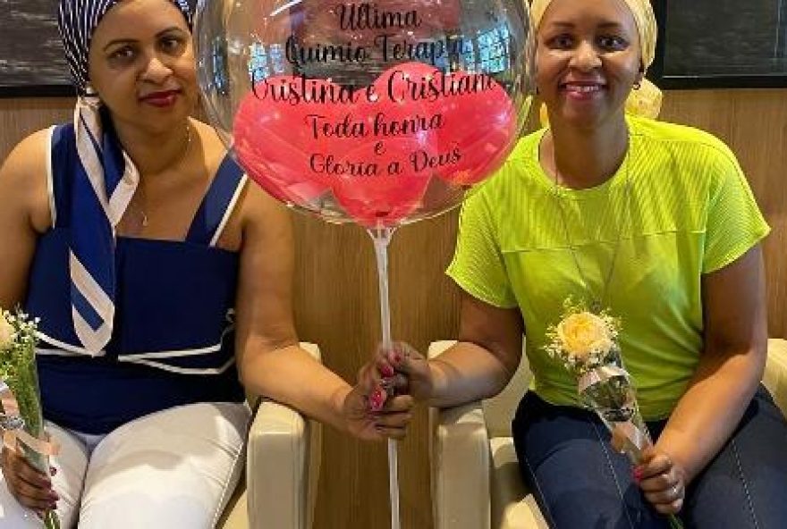 gemeas-enfrentam-juntas-o-tratamento-contra-o-cancer-de-mama