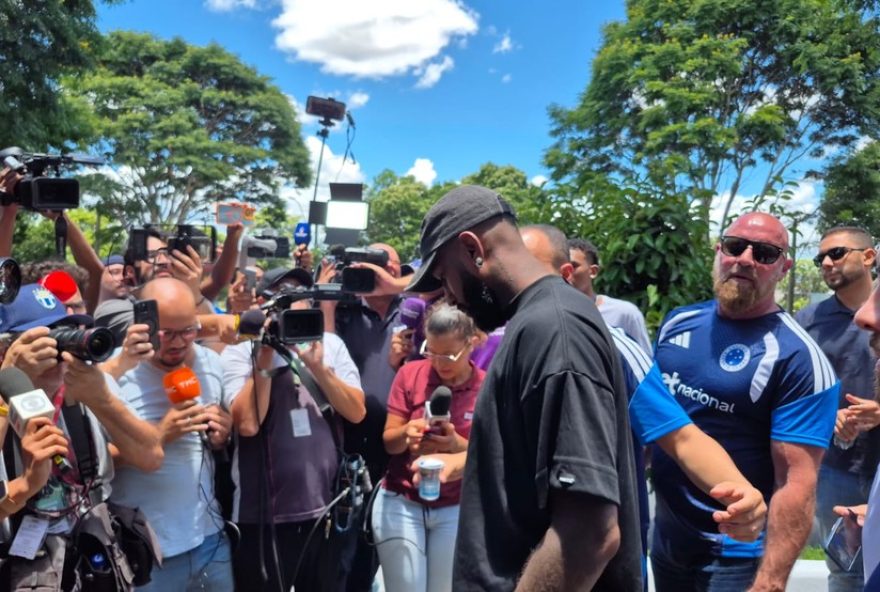 gerson-e-recebido-com-festa-no-cruzeiro-e-assina-contrato-de-r24-176-milhoes3A-entenda-o-acordo-e-a-expectativa-de-estreia-no-time-mineiro gerson-e-recebido-com-festa-no-cruzeiro-e-assina-contrato-de-r24-176-milhoes3A-entenda-o-acordo-e-a-expectativa-de-estreia-no-time-mineiro