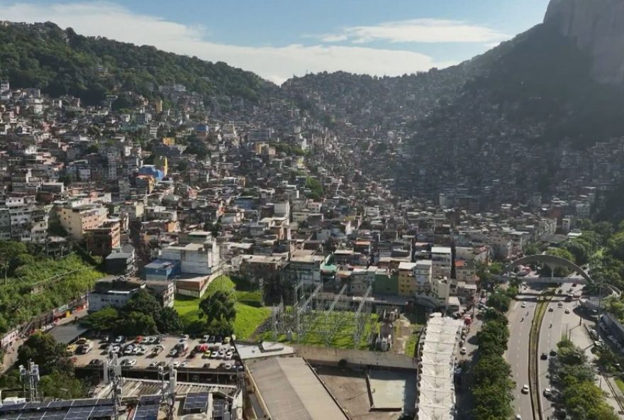 gestante-de-5-meses-e-encontrada-morta-na-rocinha3A-bebe-nao-sobreviveu