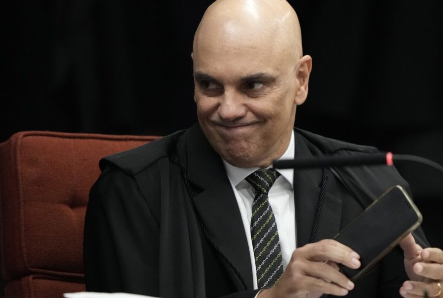 get-to-know-the-brazilian-judge-who-presided-over-bolsonaros-trial