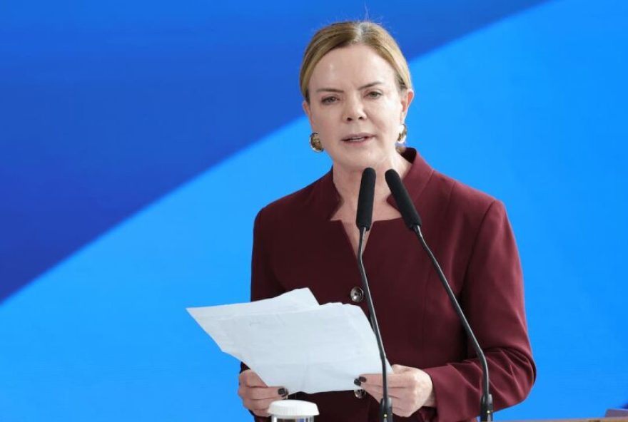 gleisi-anuncia-sua-pre-candidatura-ao-senado-pelo-parana gleisi-anuncia-sua-pre-candidatura-ao-senado-pelo-parana