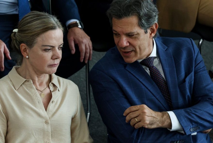 gleisi-hoffmann-e-fernando-haddad-se-encontram-para-discutir-pautas-economicas-prioritarias-no-governo