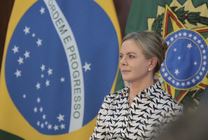 gleisi3A-congresso-teve-22motim22-e-nao-pode-ficar-refem-dos-bolsonaros