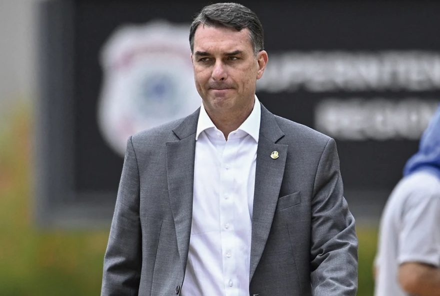 globo-tenta-se-livrar-de-flavio-bolsonaro.-por-moises-mendes