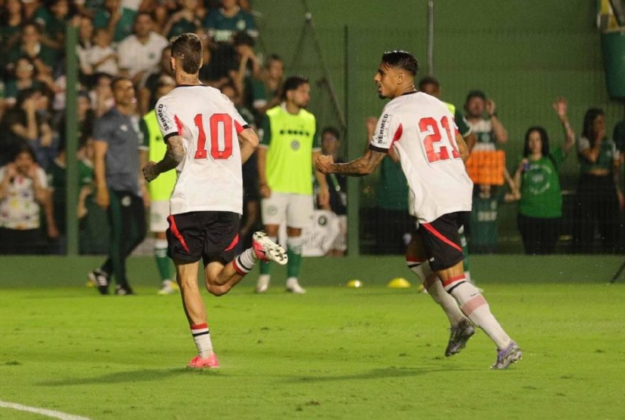 goias-e-surpreendido-pelo-botafogo-sp-e-perde-lideranca-na-serie-b
