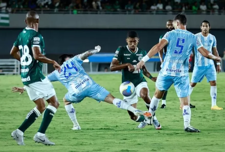 goias-enfrenta-o-paysandu-com-sete-desfalques-na-serie-b