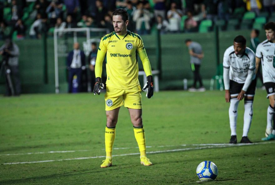 goias-perde-goleiro-artilheiro-e-atacante-para-duelo-com-o-coritiba
