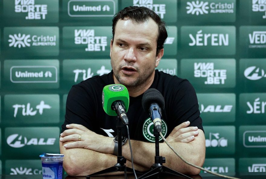 goias-vence-maringa-e-se-classifica-na-copa-do-brasil-impulsionado-por-anselmo-ramon