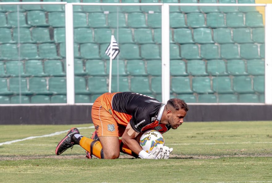 goleiro-igo-gabriel-celebra-contrato-definitivo-com-o-figueirense3A-22nao-pensei-duas-vezes22-expectativa-positiva-para-a-temporada-2025 goleiro-igo-gabriel-celebra-contrato-definitivo-com-o-figueirense3A-22nao-pensei-duas-vezes22-expectativa-positiva-para-a-temporada-2025