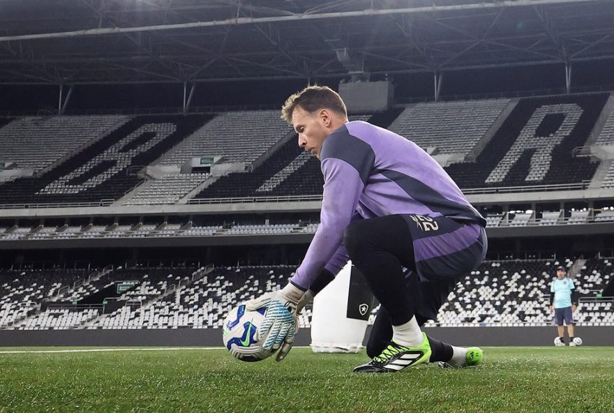 goleiro-neto-passa-por-cirurgia-na-coxa-e-inicia-recuperacao-no-botafogo3A-saiba-mais