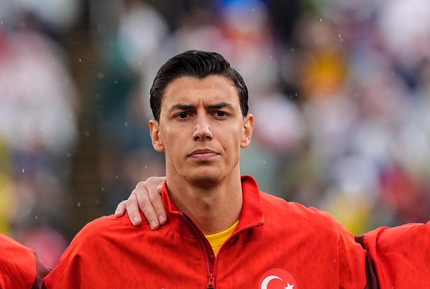 goleiro-ozer-abandona-concentracao-por-falta-de-convocacao-e-causa-crise-na-turquia-apos-vitoria-avassaladora