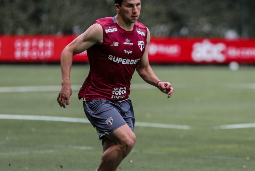 gonzalo-tapia3A-da-desconfianca-a-revelacao-no-sao-paulo-saiba-como-o-atacante-chileno-conquistou-seu-espaco-no-clube-e-superou-expectativas gonzalo-tapia3A-da-desconfianca-a-revelacao-no-sao-paulo-saiba-como-o-atacante-chileno-conquistou-seu-espaco-no-clube-e-superou-expectativas