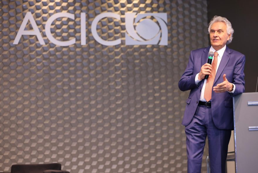 governador-caiado-destaca-avancos-de-goias-durante-palestra-para-empresarios-em-santa-catarina