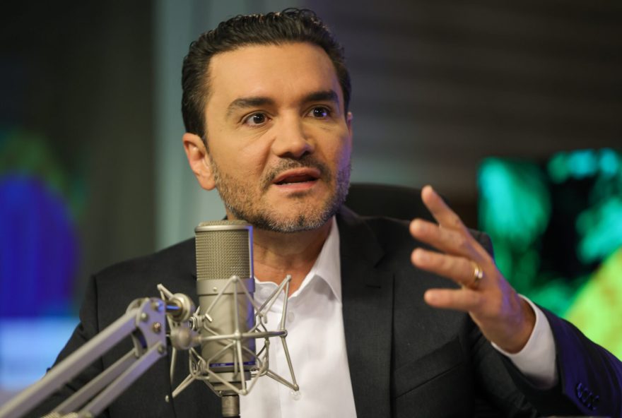 governador-de-goias-convoca-reuniao-para-decidir-sobre-expulsao-de-ministro-do-turismo