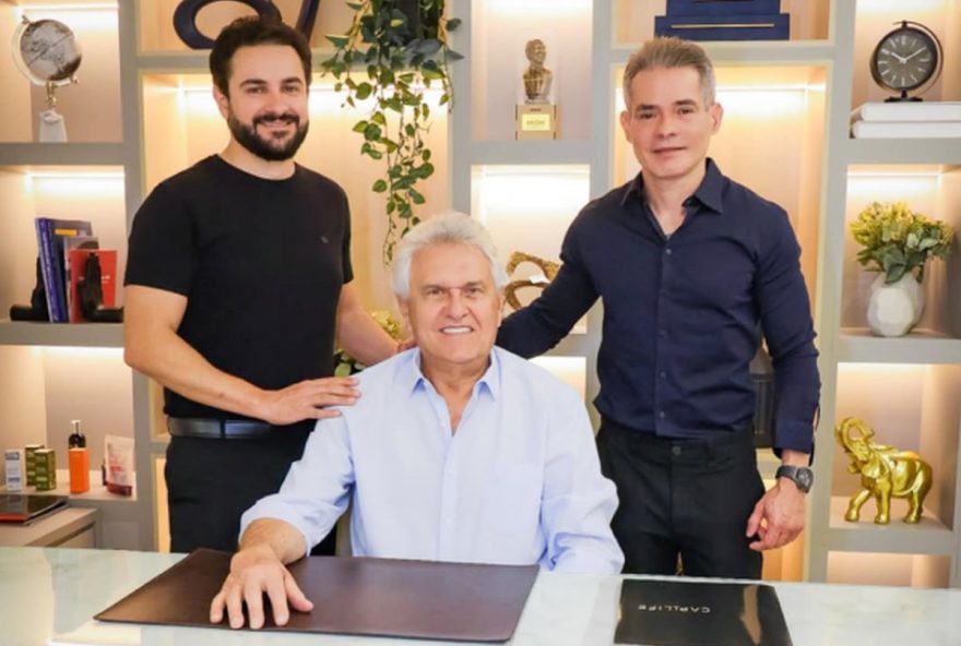 governador-de-goias-e-pre-candidato-a-presidente-em-20262C-ronaldo-caiado-passa-por-transplante-capilar-em-anapolis