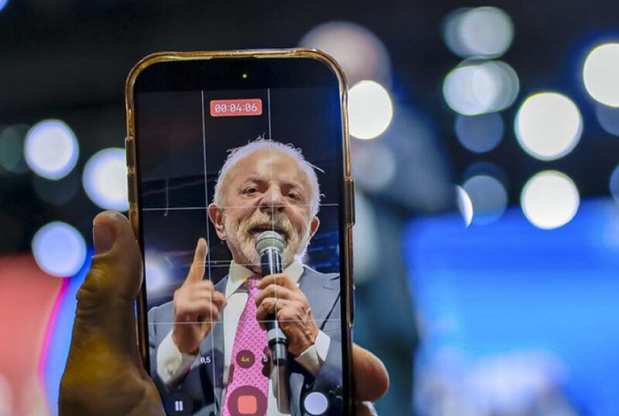 governo-analisa-posts-contra-lula-e-reavalia-rota-de-campanha governo-analisa-posts-contra-lula-e-reavalia-rota-de-campanha