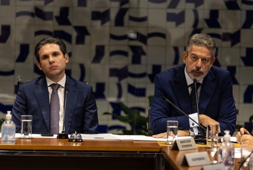 governo-avalia-demissao-de-indicados-de-lira-para-dar-mais-cargos-a-hugo-motta