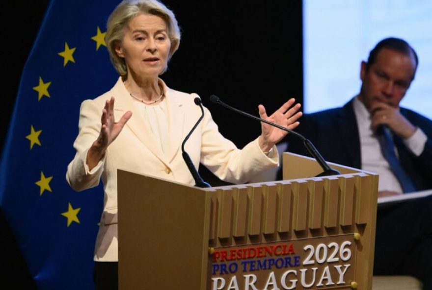 European Commission President Ursula von der Leyen delivers a speech during the signing ceremony of the trade agreement between the European Union and Mercosur, at the Gran Teatro Jose Asuncion Flores of Paraguay's Central Bank in Asuncion on January 17, 2026. The South American bloc Mercosur and the European Union on January 17 signed a major trade deal that has been 25 years in the making. (Photo by Luis ROBAYO / AFP)