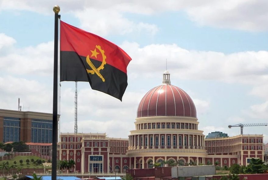 governo-de-angola-lanca-concurso-para-gestao-do-corredor-do-namibe