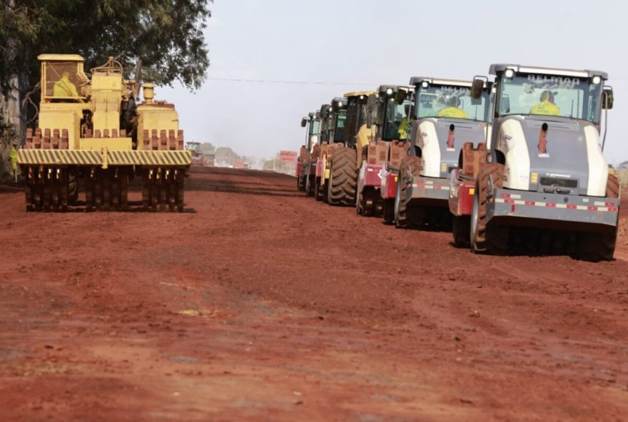 governo-de-goias-firma-contrato-para-pavimentacao-da-go-147