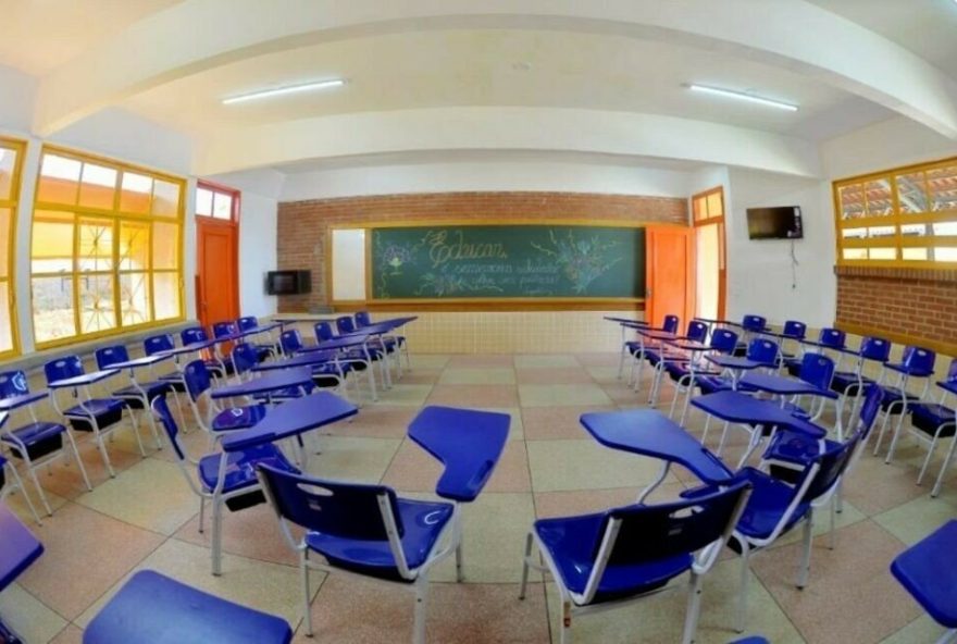 Secretaria de Educação convoca os alunos do 9° do ensino fundamental ao 3° ano do ensino médio para o retorno das aulas presenciais