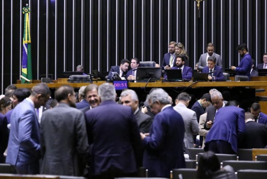 governo-de-lula-aprova-corte-de-gastos-em-meio-a-negociacoes-com-partidos