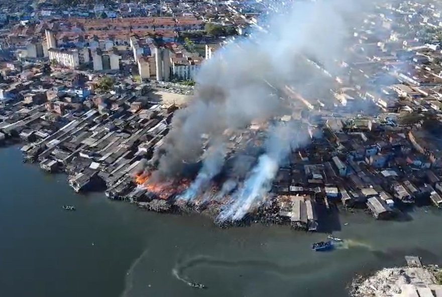 governo-de-sp-libera-r24-450-mil-a-familias-afetadas-por-incendio-em-santos