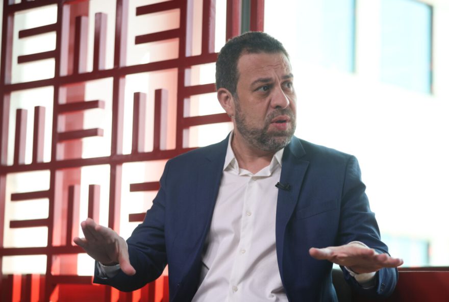 governo-planeja-votar-o-fim-da-escala-6×1-no-1o-semestre2C-segundo-boulos governo-planeja-votar-o-fim-da-escala-6x1-no-1o-semestre2C-segundo-boulos