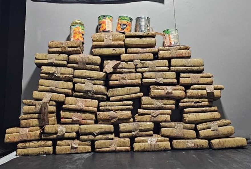 grande-apreensao-de-drogas-em-embarcacao-nas-proximidades-de-coari2C-amazonas3A-mais-de-70-kg-apreendidos-e-suspeito-preso grande-apreensao-de-drogas-em-embarcacao-nas-proximidades-de-coari2C-amazonas3A-mais-de-70-kg-apreendidos-e-suspeito-preso