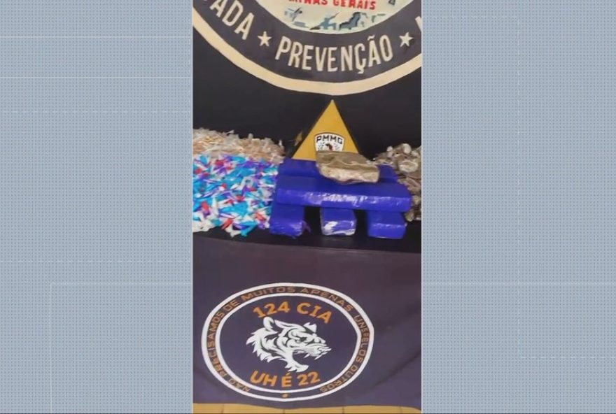 grande-apreensao-de-drogas-no-morro-do-papagaio-em-bh grande-apreensao-de-drogas-no-morro-do-papagaio-em-bh