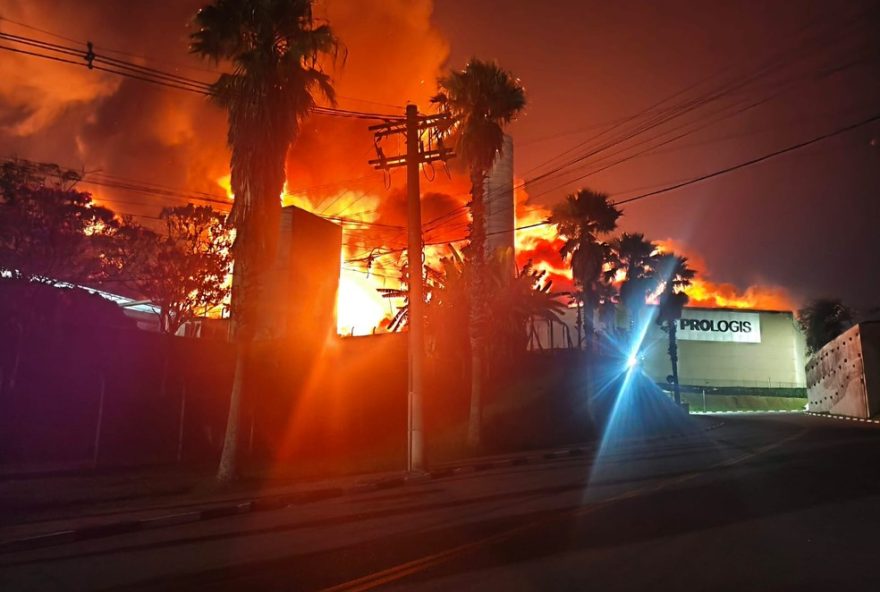grande-incendio-em-empresa-de-aruja-dura-mais-de-12-horas3A-atualizacoes-em-tempo-real grande-incendio-em-empresa-de-aruja-dura-mais-de-12-horas3A-atualizacoes-em-tempo-real