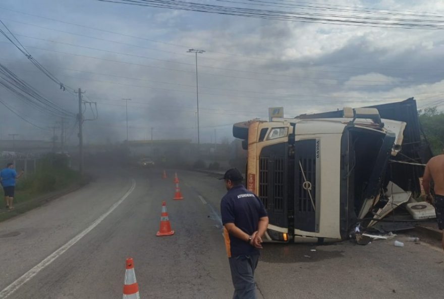 grave-acidente-com-caminhao-de-carvao-interdita-avenida-em-contagem3A-atualizacoes-e-impactos-no-transito grave-acidente-com-caminhao-de-carvao-interdita-avenida-em-contagem3A-atualizacoes-e-impactos-no-transito