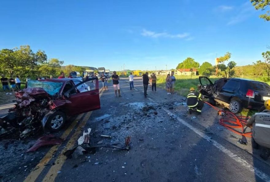 grave-acidente-mata-jovem-e-adolescente-na-br-0202C-em-goias grave-acidente-mata-jovem-e-adolescente-na-br-0202C-em-goias