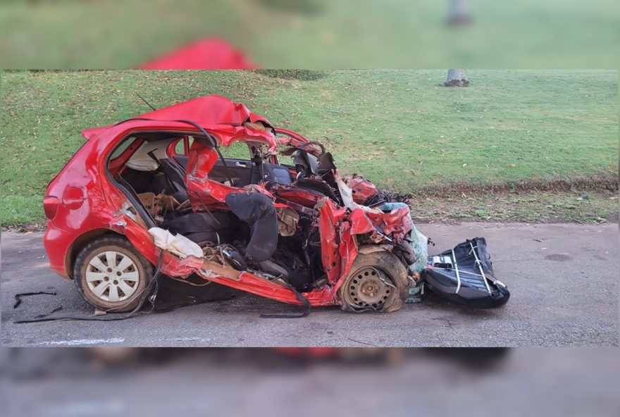 grave-acidente-na-br-4143A-cinco-pessoas-morrem-em-colisao-entre-carro-e-carreta grave-acidente-na-br-4143A-cinco-pessoas-morrem-em-colisao-entre-carro-e-carreta