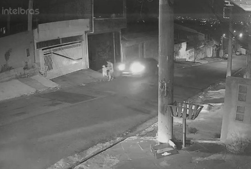 gravida-atropelada-por-carro-em-guarulhos3A-motorista-foge-sem-prestar-socorro gravida-atropelada-por-carro-em-guarulhos3A-motorista-foge-sem-prestar-socorro