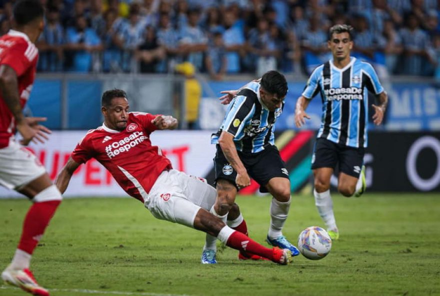 gre-nal-decide-o-campeonato-gaucho3A-gremio-e-internacional-em-busca-do-titulo-na-arena.-quem-sera-o-campeao3F-a-rivalidade-promete-um-classico-emocionante