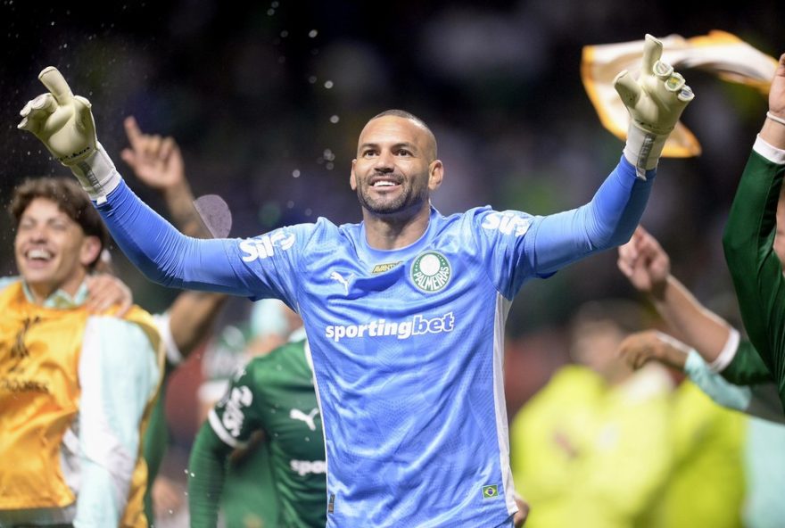 gremio-anuncia-contratacao-de-weverton-para-reforcar-defesa-e-preencher-lacuna-na-posicao-de-goleiro gremio-anuncia-contratacao-de-weverton-para-reforcar-defesa-e-preencher-lacuna-na-posicao-de-goleiro