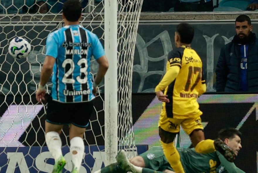 gremio-perde-para-o-lanterna-sport-e-aumenta-pressao-sobre-mano-menezes