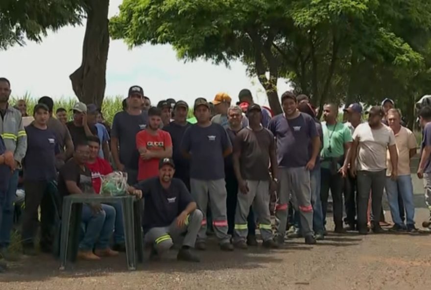 greve-dos-funcionarios-da-usina-carolo-em-pontal2C-sp-por-atraso-em-beneficios greve-dos-funcionarios-da-usina-carolo-em-pontal2C-sp-por-atraso-em-beneficios