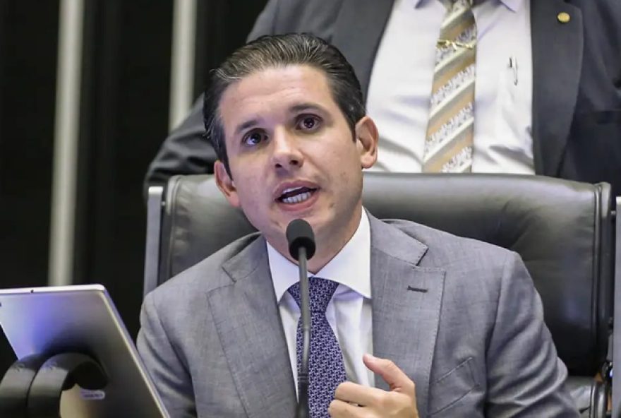 grupo-armado-invade-aeroporto-na-paraiba-e-tenta-roubar-aviao-do-deputado-hugo-motta
